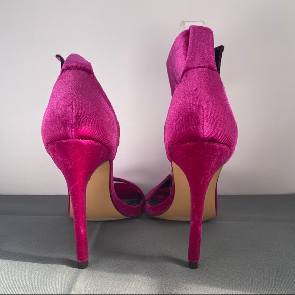 Golden - Picture 5 of 6